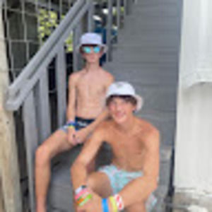 Meet your Posher, Riley